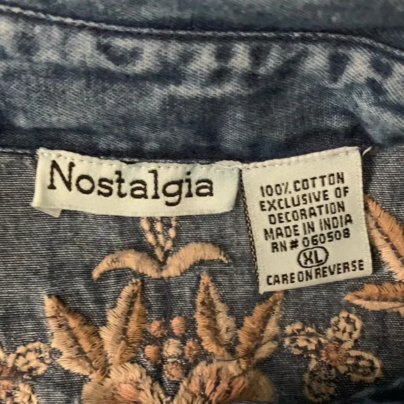 Nostalgia Vintage Floral Embroidered Chambray Buttoned Shirt Dress - Picture 3 of 4